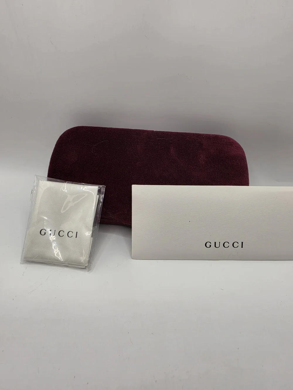 Vintage Gucci Clamshell Hardcase Storage Eyewear Case in Burgundy Velvet